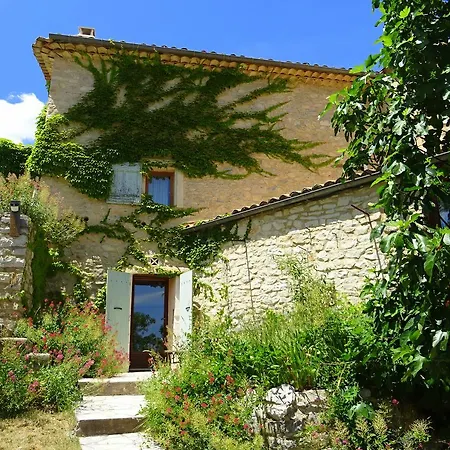 Couette-café Mas Saint-Joseph 3*
