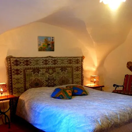Couette-café Mas Saint-Joseph 3*